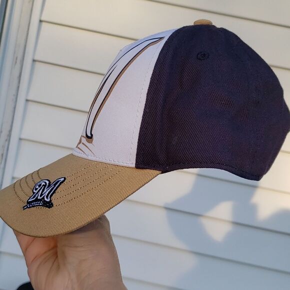 EUC Youth Size Milwaukee Brewers Baseball Cap Hat Velcro Back for Sizing - Picture 6 of 10